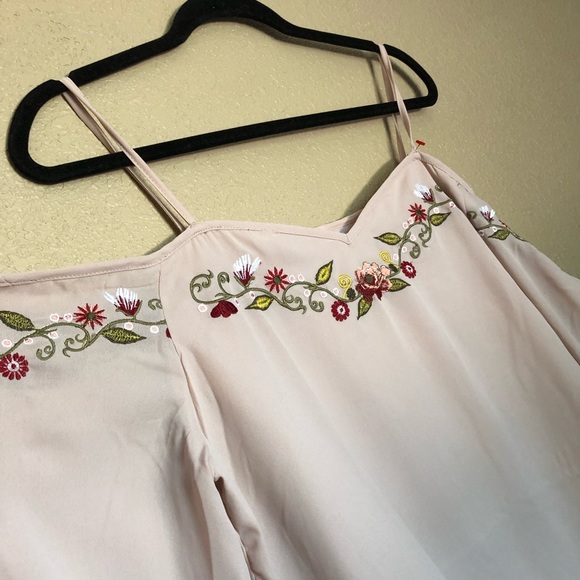 Moon Orchid | Off The Shoulder Blouse - Picture 6 of 7